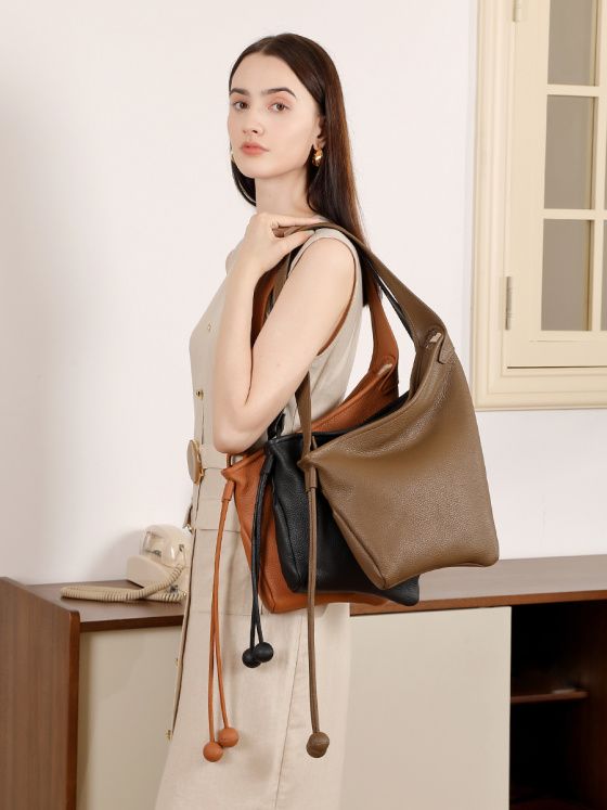 Elova Handcrafted Genuine Leather Crossbody Bag in Black - E681 view 8