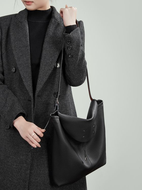 Elova Handcrafted Genuine Leather Crossbody Bag in Black - E795 view 6