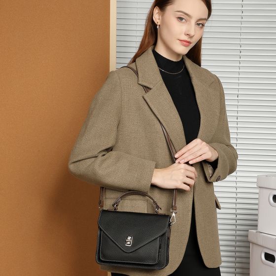 Elova Handcrafted Genuine Leather Crossbody Bag in Black - E531