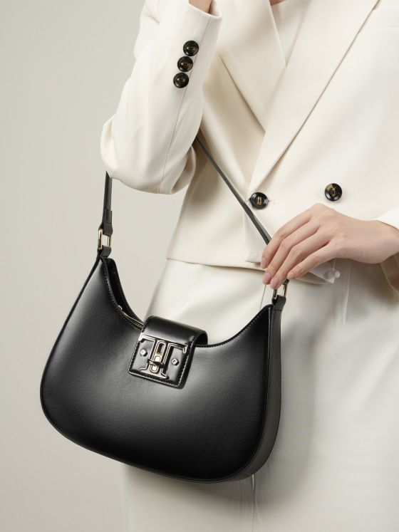 Elova Handcrafted Genuine Leather Shoulder Bag in Black - E429 view 3