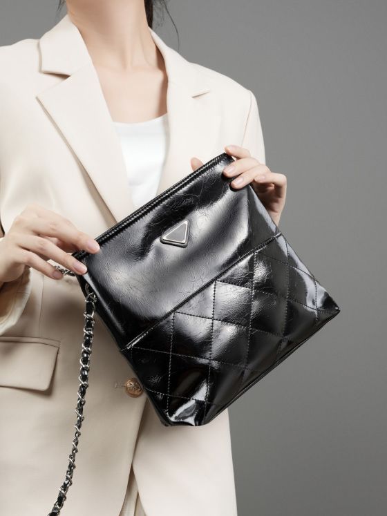 Elova Handcrafted Genuine Leather Crossbody Bag in Black - E443 view 2