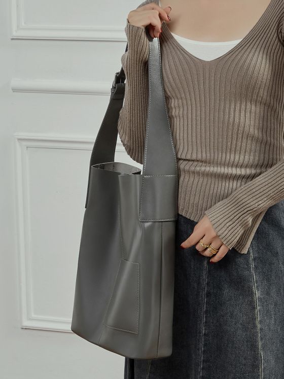 Elova Handcrafted Genuine Leather Tote Bag in Black - E767 view 7