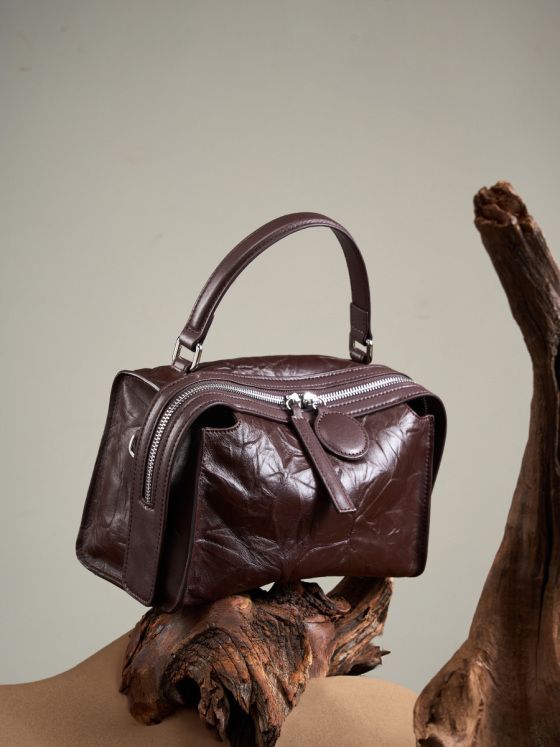 Elova Handcrafted Genuine Leather Bag in Black - E481 view 4