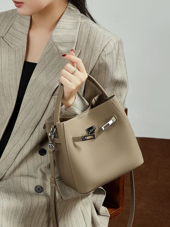 Elova Handcrafted Genuine Leather Crossbody Bag in Black - E781 view 6