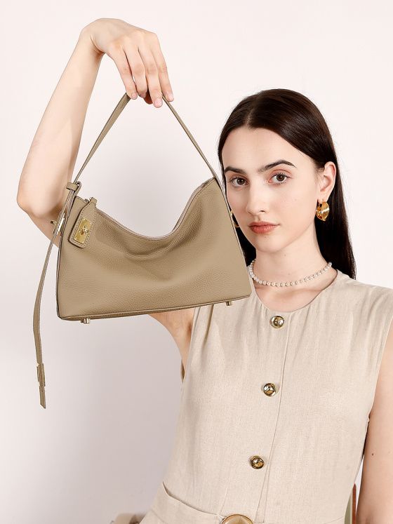 Elova Handcrafted Genuine Leather Shoulder Bag in Black - E677 view 4