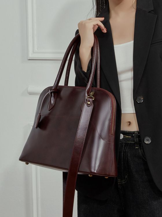 Elova Handcrafted Genuine Leather Bag in Black - E760 view 5