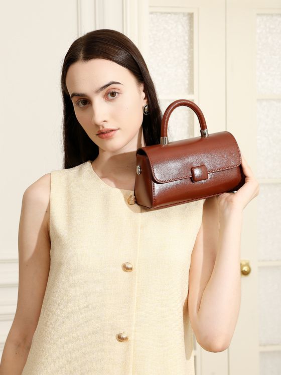 Elova Handcrafted Genuine Leather Crossbody Bag in Black - E679 view 5