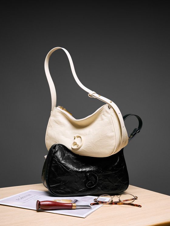 Elova Handcrafted Genuine Leather Crossbody Bag in Black - E206 view 5