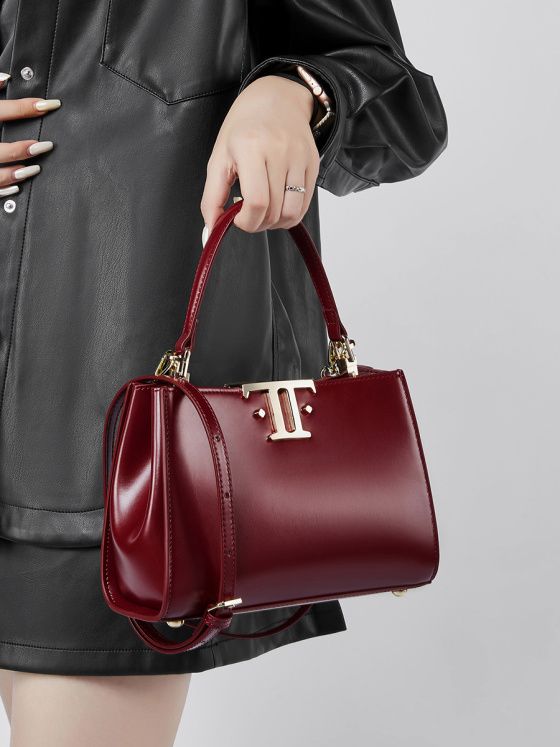 Elova Handcrafted Genuine Leather Crossbody Bag in Black - E560 view 2