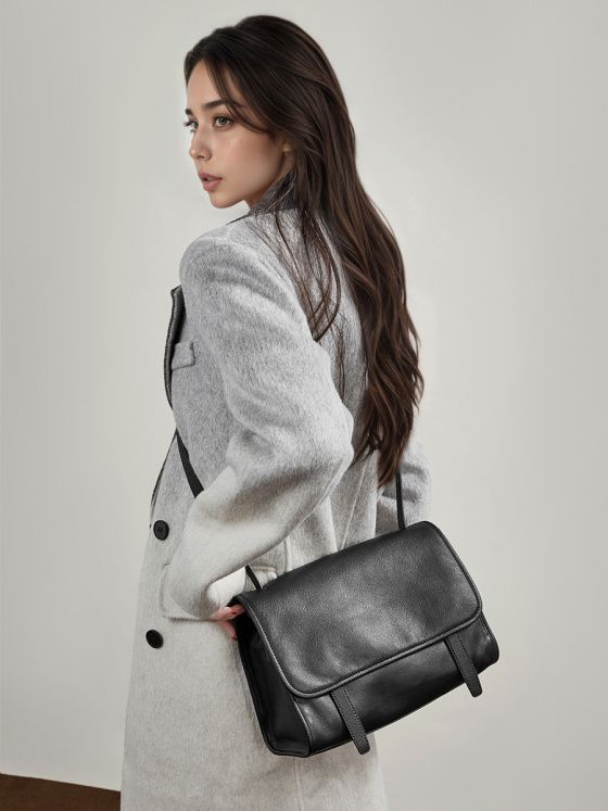 Elova Handcrafted Genuine Leather Crossbody Bag in Black - E810