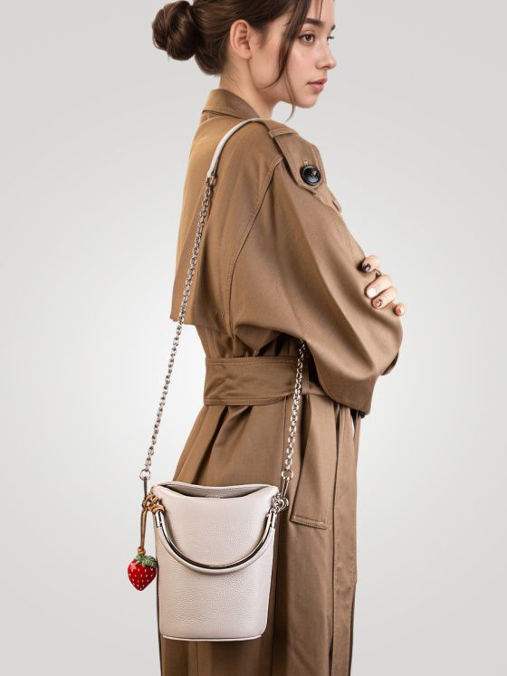 Elova Handcrafted Genuine Leather Crossbody Bag in Black - E727 view 7