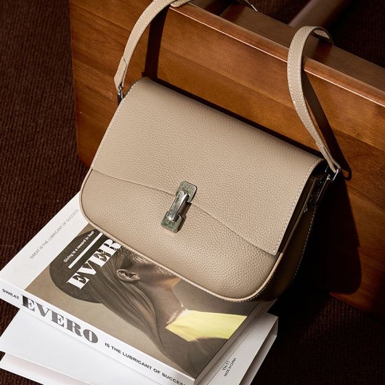 Elova Handcrafted Genuine Leather Crossbody Bag in Black - E420 view 5