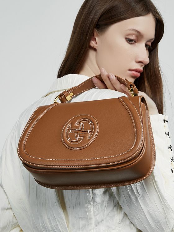 Elova Handcrafted Genuine Leather Crossbody Bag in Black - E645