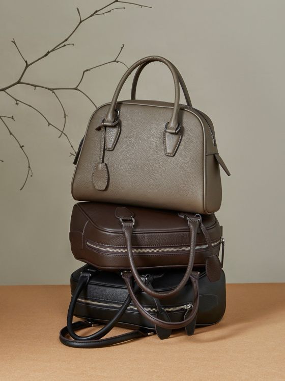 Elova Handcrafted Genuine Leather Bag in Black - E479