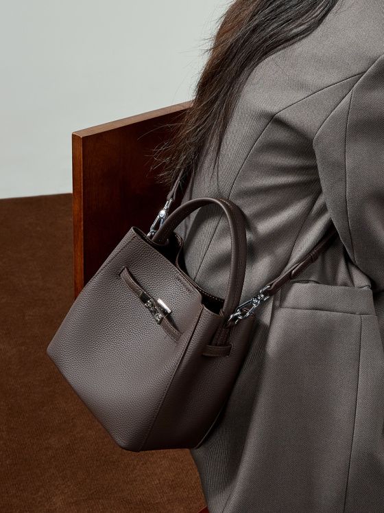 Elova Handcrafted Genuine Leather Crossbody Bag in Black - E781 view 8