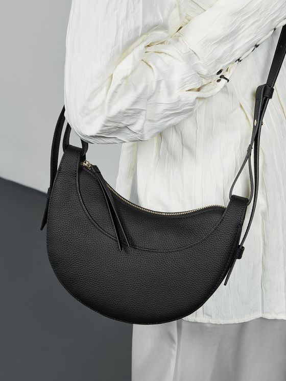 Elova Handcrafted Genuine Leather Shoulder Bag in Black - E630 view 5