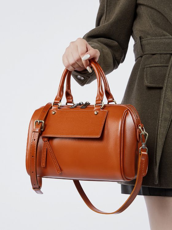 Elova Handcrafted Genuine Leather Crossbody Bag in Black - E492 view 4