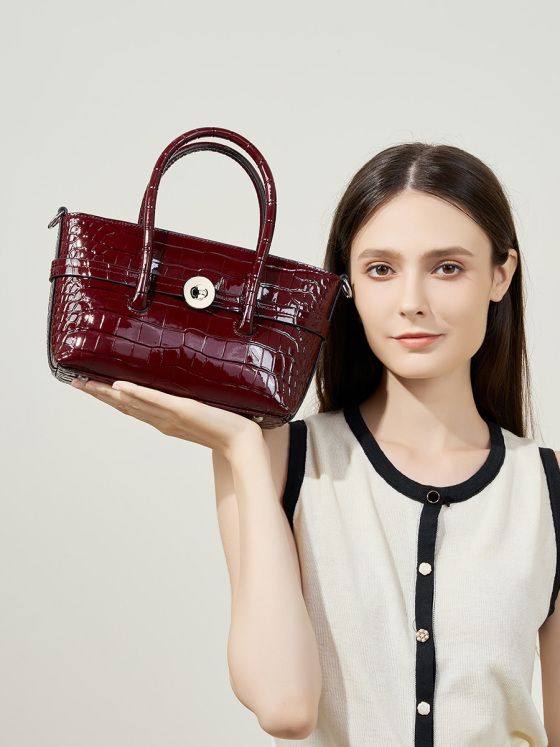 Elova Handcrafted Genuine Leather Crossbody Bag in Black - E404 view 2