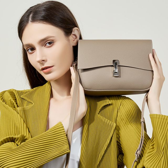 Elova Handcrafted Genuine Leather Crossbody Bag in Black - E420 view 8