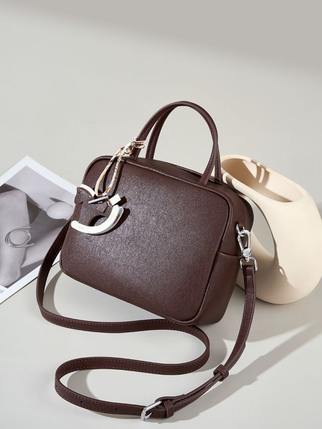 Elova Handcrafted Genuine Leather Bag in Black - E347 view 6