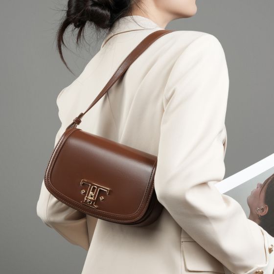 Elova Handcrafted Genuine Leather Crossbody Bag in Black - E455 view 6