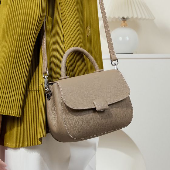 Elova Handcrafted Genuine Leather Crossbody Bag in Black - E419 view 4