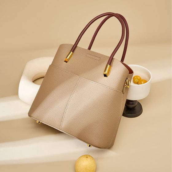 Elova Handcrafted Genuine Leather Crossbody Bag in Black - E301 view 5