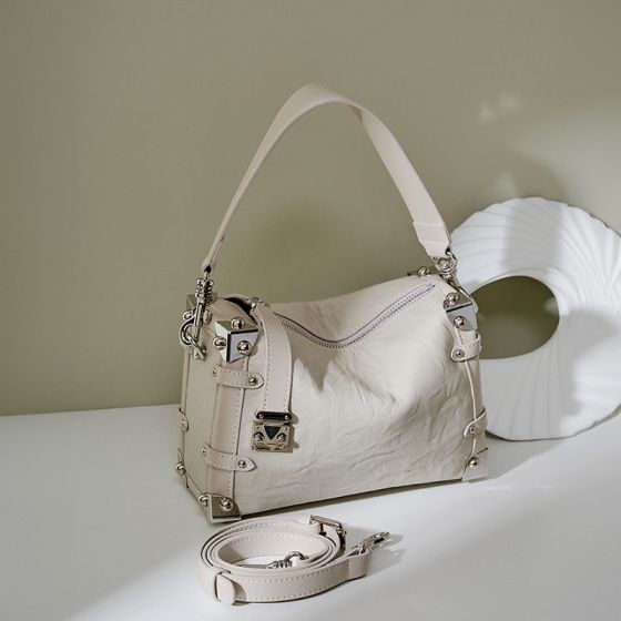 Elova Handcrafted Genuine Leather Crossbody Bag in Black - E398 view 2