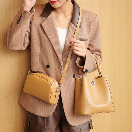 Elova Handcrafted Genuine Leather Crossbody Bag in Black - E191 view 7