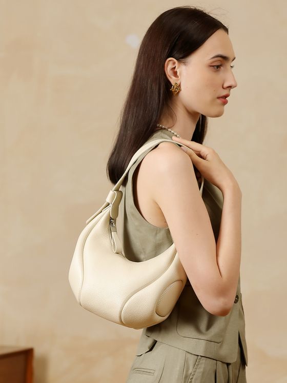 Elova Handcrafted Genuine Leather Crossbody Bag in Black - E666 view 8