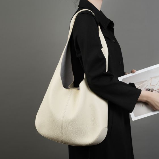 Elova Handcrafted Genuine Leather Tote Bag in Black - E483