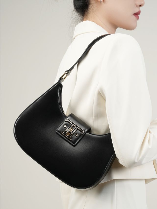 Elova Handcrafted Genuine Leather Shoulder Bag in Black - E429 view 7