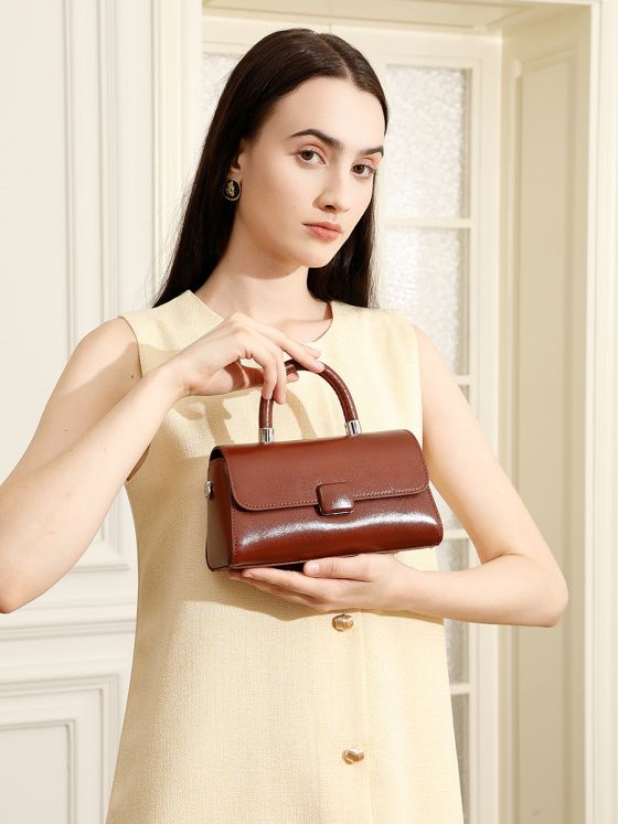 Elova Handcrafted Genuine Leather Crossbody Bag in Black - E679 view 4