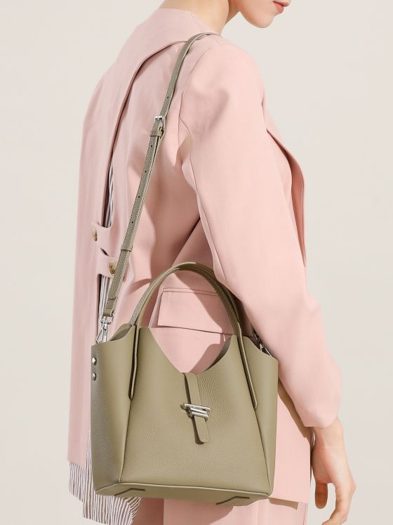 Elova Handcrafted Genuine Leather Crossbody Bag in Black - E587 view 5