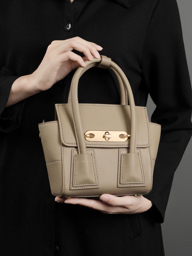 Elova Handcrafted Genuine Leather Crossbody Bag in Black - E447 view 7