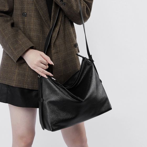 Elova Handcrafted Genuine Leather Tote Bag in Black - E518 view 6