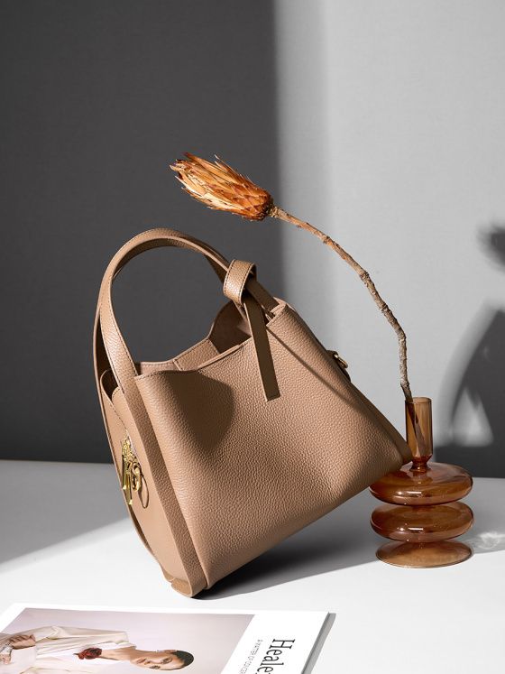 Elova Handcrafted Genuine Leather Crossbody Bag in Black - E257 view 5