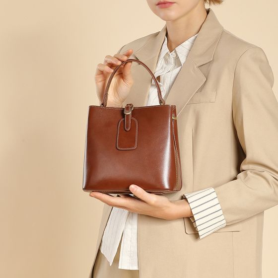 Elova Handcrafted Genuine Leather Crossbody Bag in Black - E495 view 6