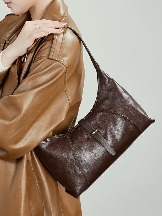 Elova Handcrafted Genuine Leather Bag in Black - E790 view 5