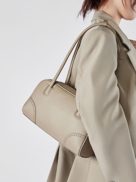 Elova Handcrafted Genuine Leather Bag in Black - E484 view 5