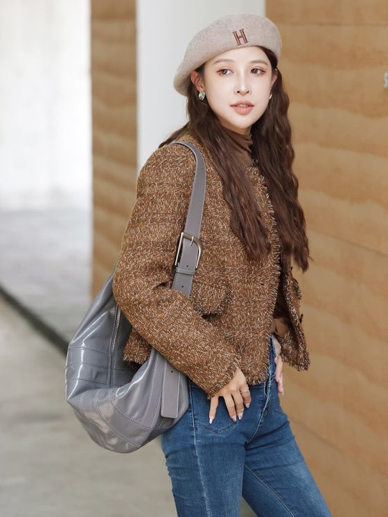 Elova Handcrafted Genuine Leather Crossbody Bag in Black - E208 view 4