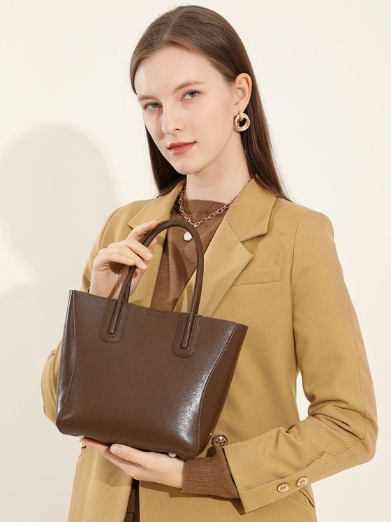 Elova Handcrafted Genuine Leather Crossbody Bag in Black - E580 view 5