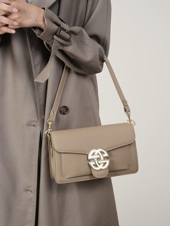 Elova Handcrafted Genuine Leather Crossbody Bag in Black - E267