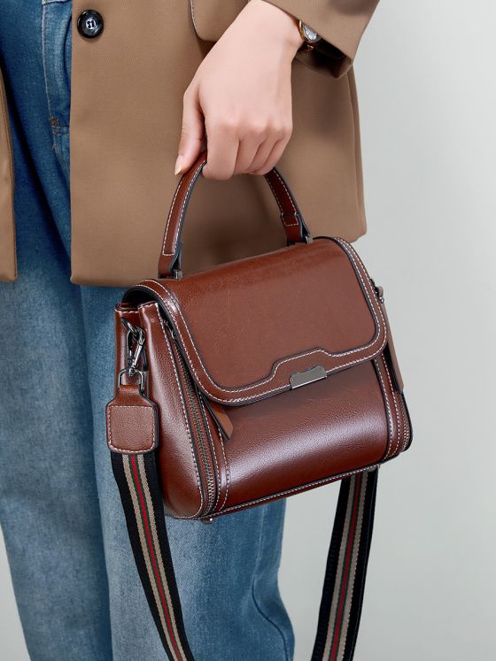 Elova Handcrafted Genuine Leather Crossbody Bag in Black - E637