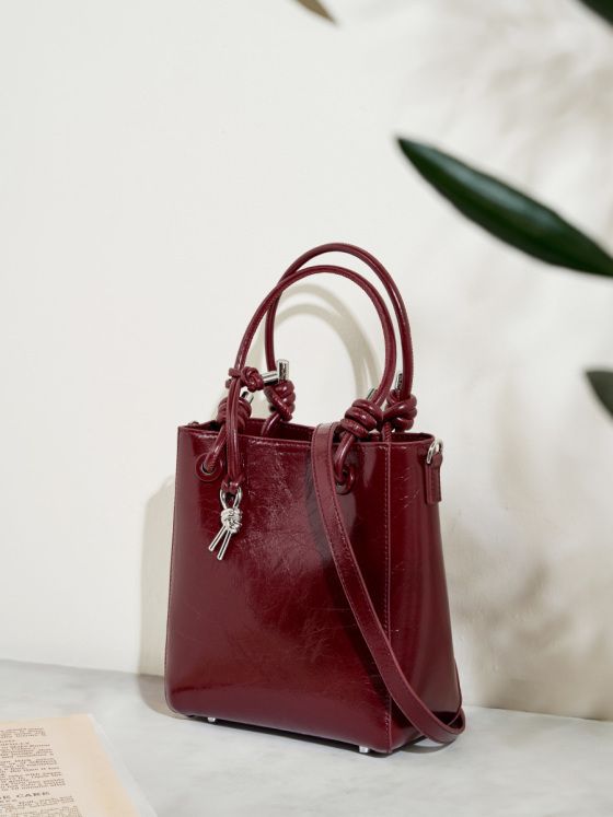 Elova Handcrafted Genuine Leather Crossbody Bag in Black - E461 view 5