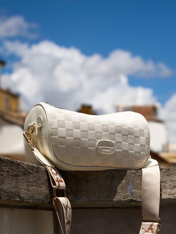 Elova Handcrafted Genuine Leather Crossbody Bag in Black - E372 view 4