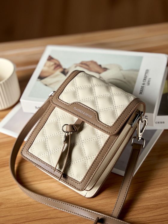 Elova Handcrafted Genuine Leather Crossbody Bag in White - E365 view 5