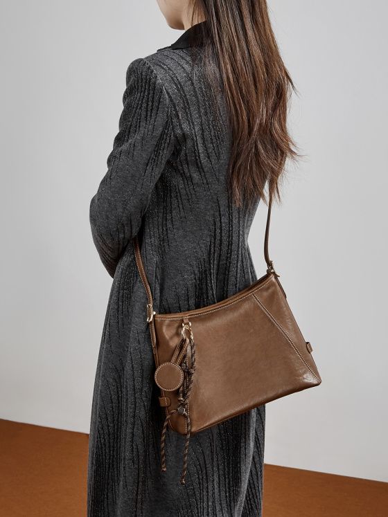 Elova Handcrafted Genuine Leather Hobo Bag in Black - E814