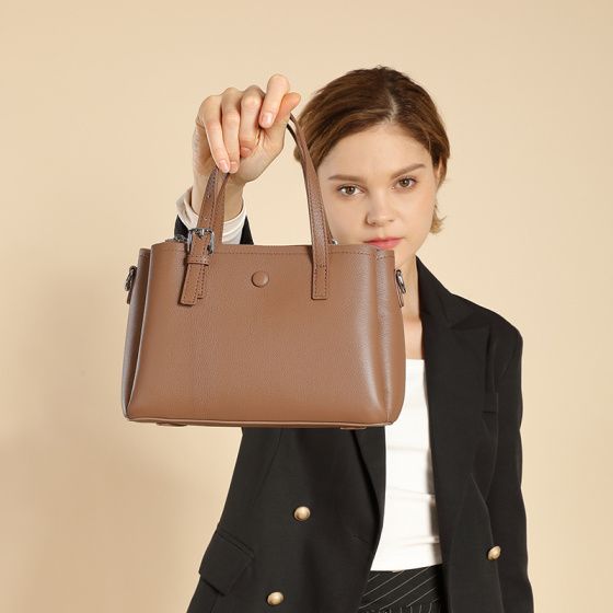 Elova Handcrafted Genuine Leather Crossbody Bag in Black - E493 view 4