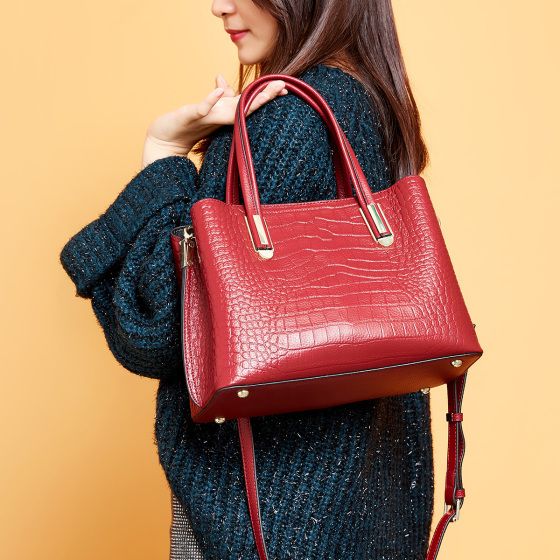 Elova Handcrafted Genuine Leather Bag in Black - E329